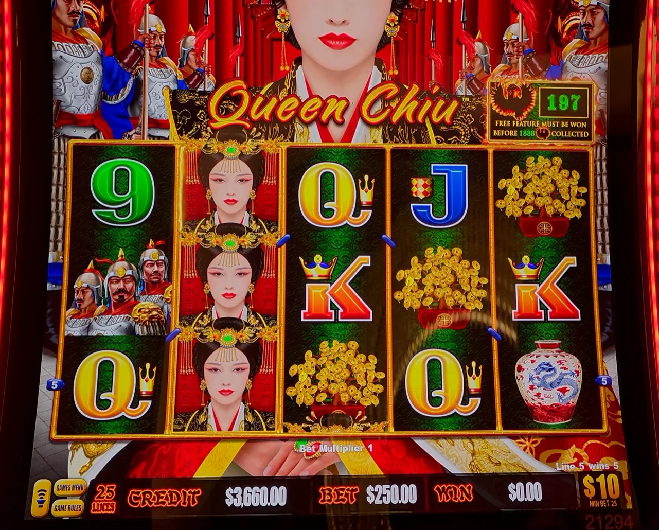 Queen Chiu slot machine